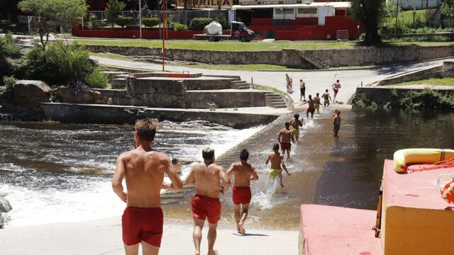 Entrenamiento del Cuerpo de Guardavidas de Carlos Paz.