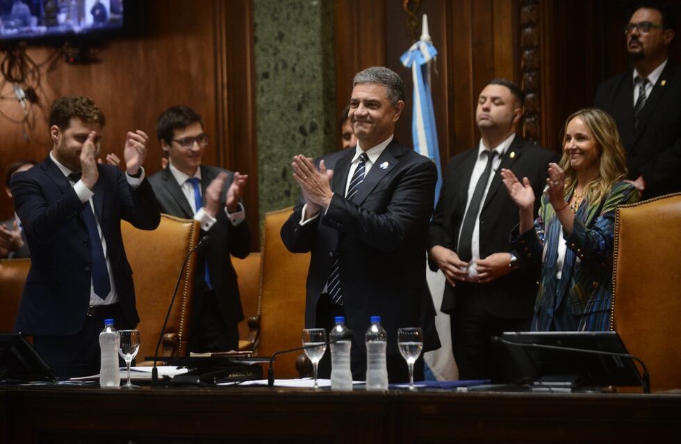 Jorge Macri juró como jefe de Gobierno y anunció que reclamará que se restituyan los fondos de coparticipación