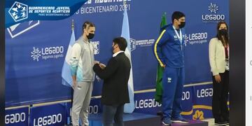Benjamín Ghione natación Arroyito
