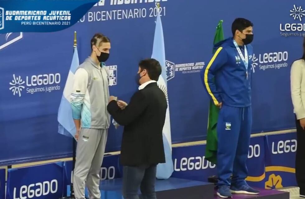 Benjamín Ghione hace historia y consigue la medalla de plata en los 200 metros espalda del Sudamericano Juvenil