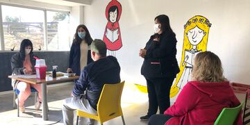 La Ministra de Salud, Ana María Nadal, sigue supervisando la vacunación en Mendoza, en este caso a los mayores de 35 años, en el Le Parc.