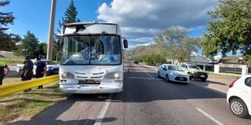 Uno de los colectivos chocados