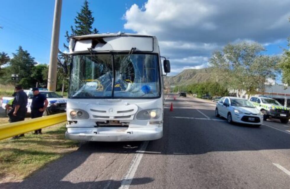 Un choque entre dos colectivos en San Luis terminó en una trifulca
