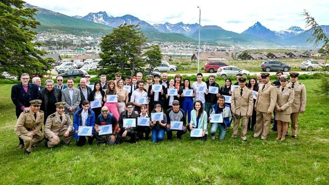 Acto de la escuela de Formación y Capacitación de la Marina Mercante Ushuaia