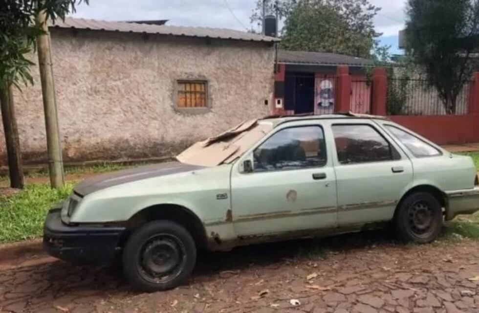 Posadas: pareja de ancianos vive en su auto tras ser desalojados por su hijo y su nuera