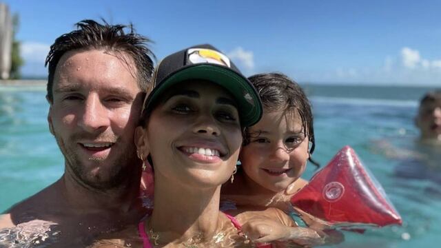 La influencer de 34 años posó con el hermano menor de Thiago y Mateo.