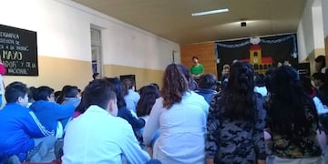 Alumnos de escuela primaria en San Rafael.