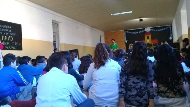 Alumnos de escuela primaria en San Rafael.