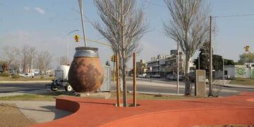 Recrean un monumento al mate que promete ser un total éxito en Santa Rosa