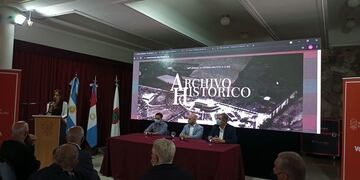 Se trata de un repositorio digital con fotos, docuementos y libros completos de autores locales en formato PDF.