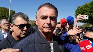Por qué dictaron la prisión domiciliaria a Jair Bolsonaro: tobillera y rigurosas restricciones (Foto AP/Eraldo Peres)