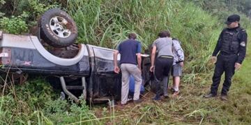 Caraguatay: dos heridas tras un despiste y vuelco sobre la ruta.