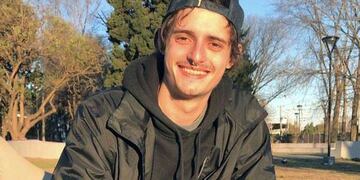 La imagen del joven asesinado de cuatro puñaladas frente a la estación de Quilmes.