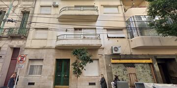 El cuerpo fue hallado en el barrio de Recoleta de la Ciudad de Buenos Aires, en el segundo piso de un edificio ubicado en la calle Montevideo al 900. Foto: Captura de Google Street View.