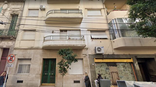 El cuerpo fue hallado en el barrio de Recoleta de la Ciudad de Buenos Aires, en el segundo piso de un edificio ubicado en la calle Montevideo al 900. Foto: Captura de Google Street View.