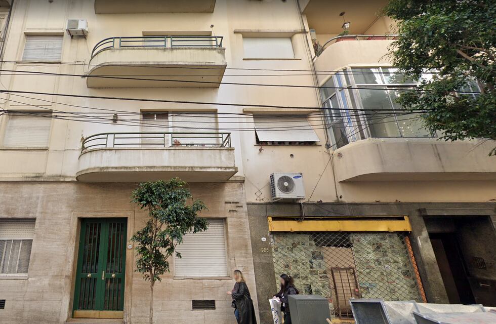 Misterio sobre la aparición sin vida de un ciudadano norteamericano en un departamento de Recoleta