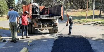 El Municipio realiza trabajos de bacheo en la ciudad