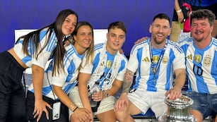 Morena junto a su familia y su tío Leo Messi