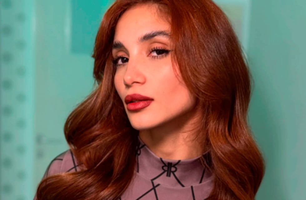 Melody Luz subió la temperatura posando con un conjunto de ropa interior ultra sexy y casi muestra de más