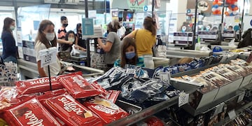 Limitan la muestra de alimentos azucarados cerca de las líneas de cajas.
La Voz