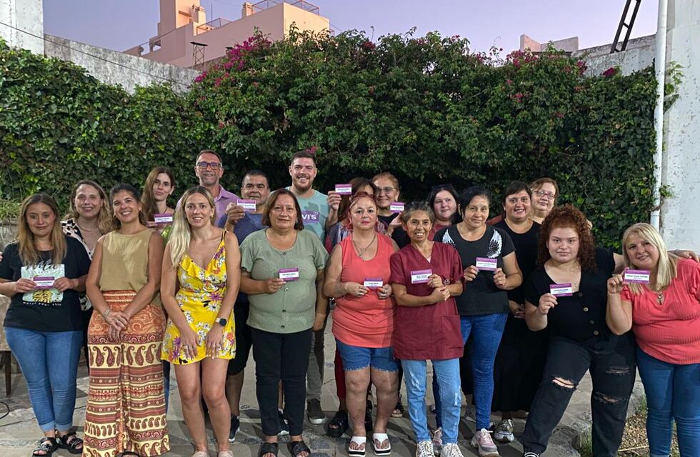 Entregaron 82 credenciales a personas habilitadas para el cuidado de adultos mayores