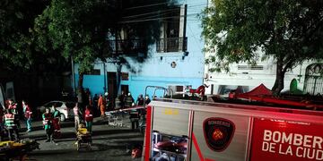 Un derrumbe en Floresta dejó 2 muertos y al menos 20 heridos.