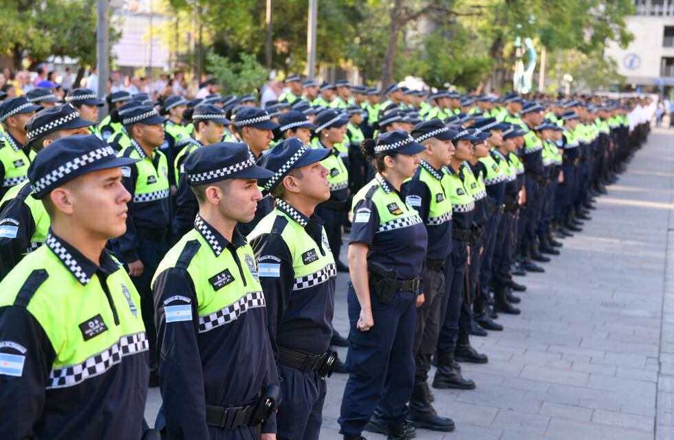 Refuerzo en seguridad: 500 nuevos agentes se suman a la Policía para patrullar las calles