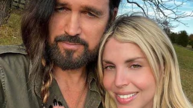 Billy Ray Cyrus conoció a su última esposa en el set de Hannah Montana, cuando era una niña.