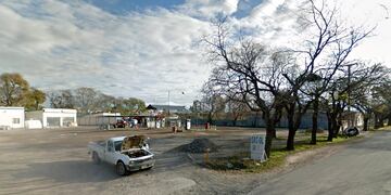 Estación de servicio El Cerrito en Adolfo Calle al 1.300 de San Rafael.