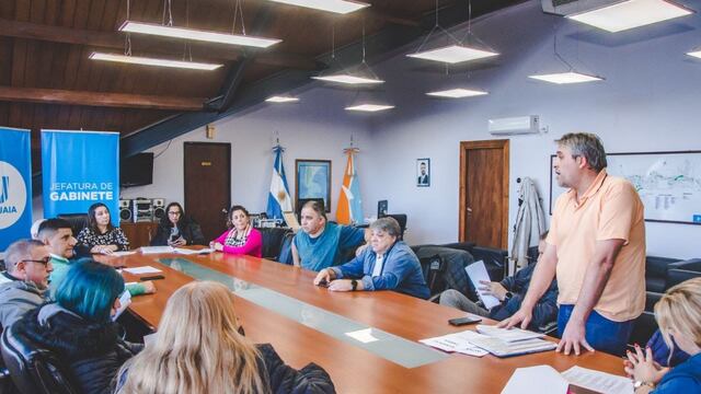 Ushuaia: analizaron en asamblea el pedido de aumento de la tarifa del taxi