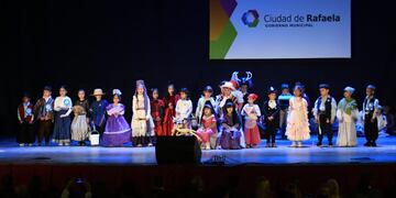 Los niños volvieron a ser partícipes del acto central del 25 de Mayo.