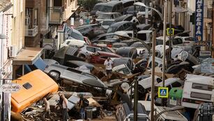 Impactantes imágenes del fenómeno meteorológico apocalíptico que afecta a Valencia. Foto: EFE.