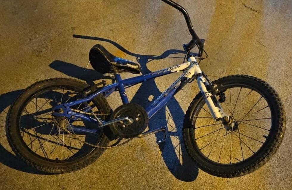 Un niño de 6 años chocó en su bicicleta contra un colectivo en Córdoba