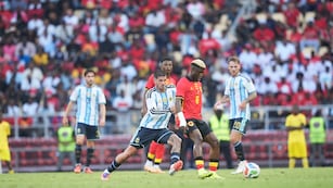 Argentina en su amistoso ante Angola. (Prensa AFA).