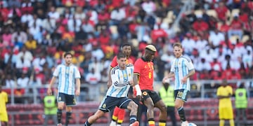 Argentina en su amistoso ante Angola. (Prensa AFA).