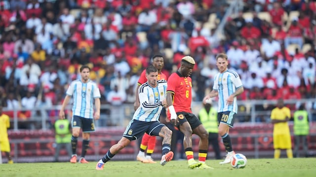 Argentina en su amistoso ante Angola. (Prensa AFA).