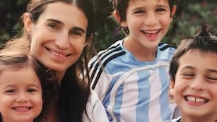 Alejado de las cámaras y más grande que nunca: así está hoy Valentín, el hijo del medio de Romina Yan