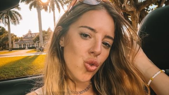 Desde una piscina, Nati Jota desató pasiones con un traje de baño mega escotado