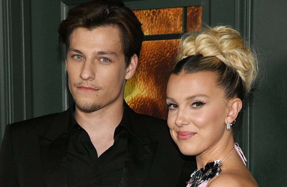 Millie Bobby Brown, la actriz de Stranger Things, se convirtió en mamá: así reveló que adoptó una bebé con su esposo