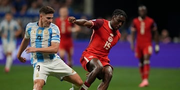 Un exfutbolista argentino comparó a Julián Álvarez con un ídolo del Real Madrid: “Juega como él”. (AP Foto/Jason Allen)