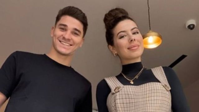 Sara Duque es la profesora de inglés de Julián Álvarez.