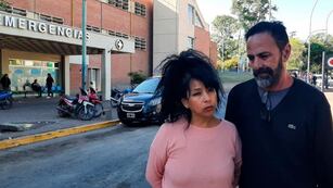 Los padres de Alexa, la adolescente que pelea por su vida.