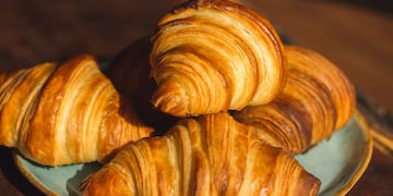 Día del croissant: cuál es la diferencia con la medialuna y dónde comer en Buenos Aires