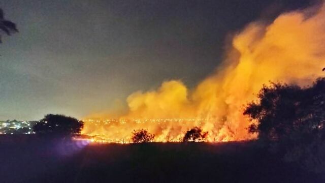 Incendio en Itaembé Mini mantiene alerta a los vecinos de Posadas.