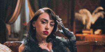 La trapera anunció el lanzamiento de una colaboración con Christina Aguilera, Nathy Peluso y Becky G.