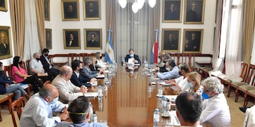 Bordet reunió a su gabinete para analizar la situación sanitaria de la provincia