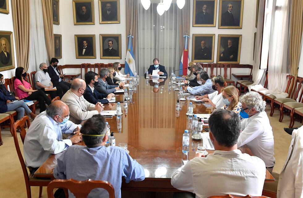 Ante el aumento de casos de covid en Entre Ríos, Gustavo Bordet reunió a su gabinete