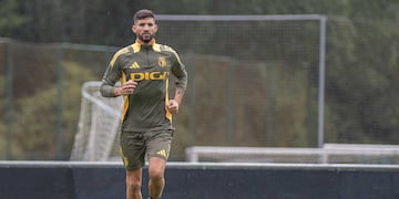 Lisandro López llega este martes a Córdoba para sumarse a Belgrano (@lichilopez2).