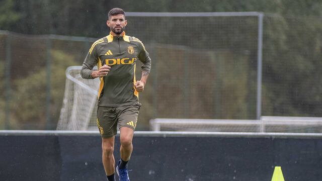 Lisandro López llega este martes a Córdoba para sumarse a Belgrano (@lichilopez2).