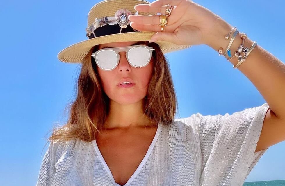 Loly Antoniale posó desde el balcón y reflexionó: “Tu estado de ánimo es tu destino”